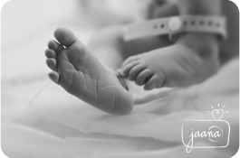 saint-george-newborn-hospital-photographer-01