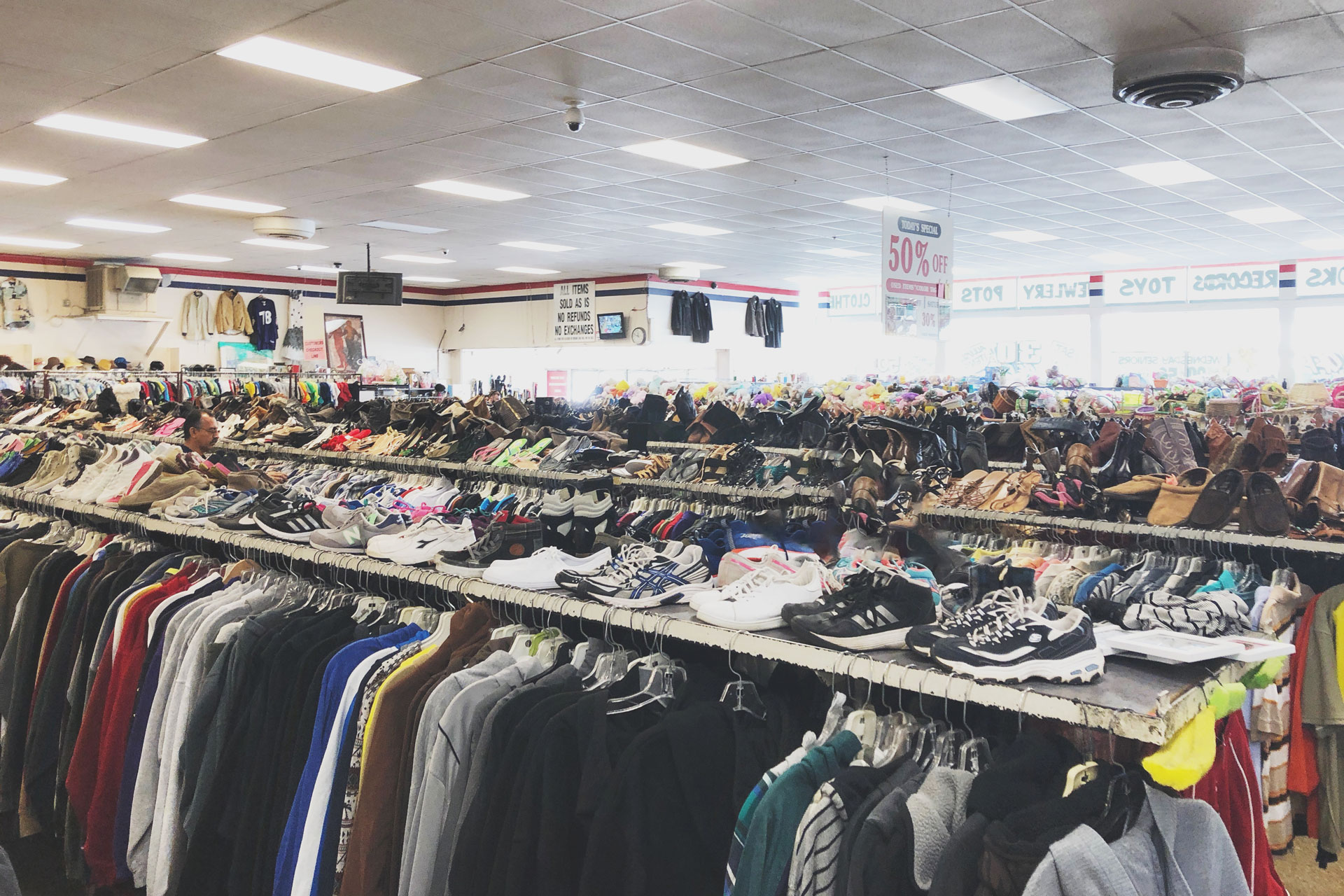secondhand shopping, burbank, los angeles, thrift stores, thrift shops, secondhand shops, vintage