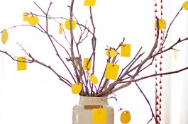 DIY Thanksgiving Centerpiece - AKA The Thankful Tree