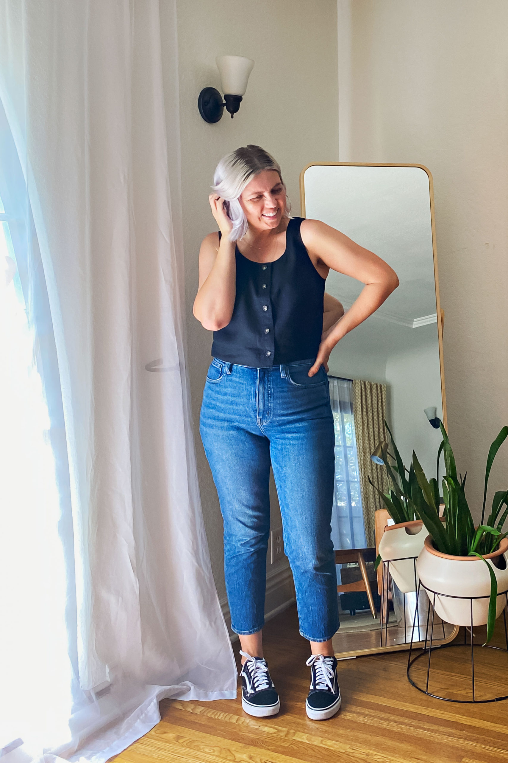 Black Linen Tank - THIS MOM'S GONNA SNAP!